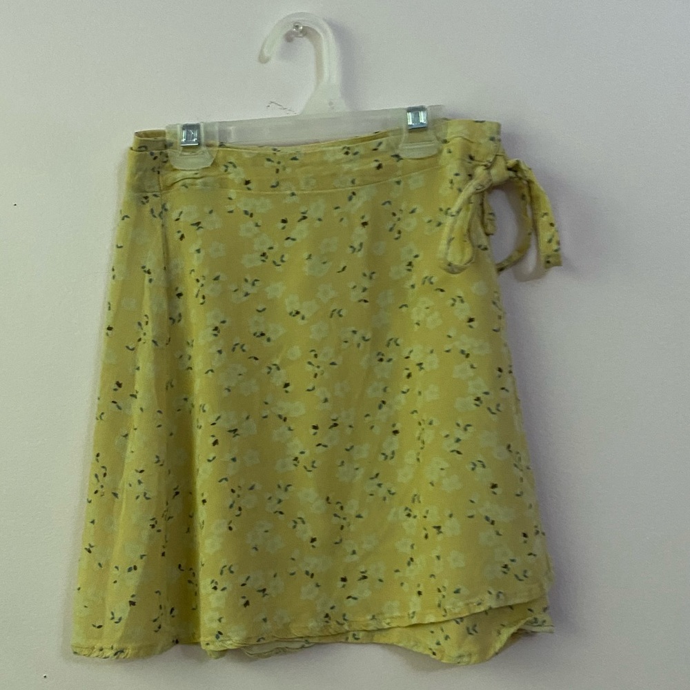 yellow floral tie skirt, ties on side along with button